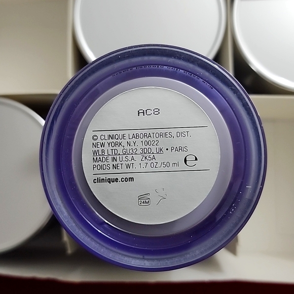 Repairwear Laser Focus Line Smoothing Cream SPF 15 - Very Dry To Dry Combination - Picture 2 of 5